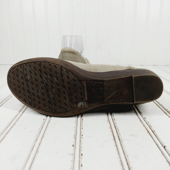 Cobb Hill by New Balance Tan Wedges with 2 pairs no-show socks 👜👠 - Picture 8 of 15